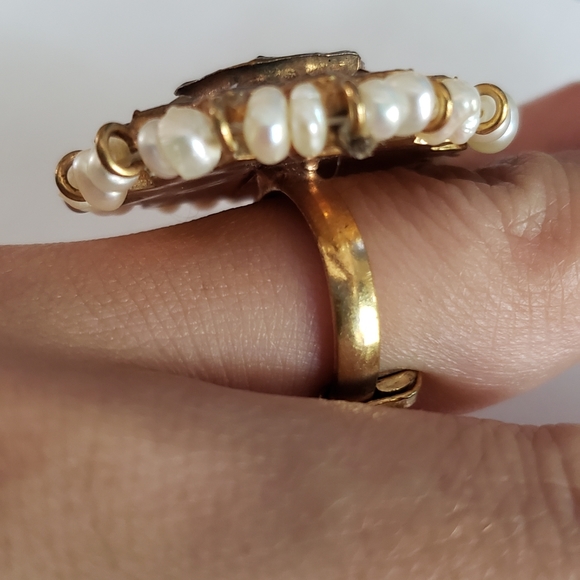 Ring - Picture 3 of 8